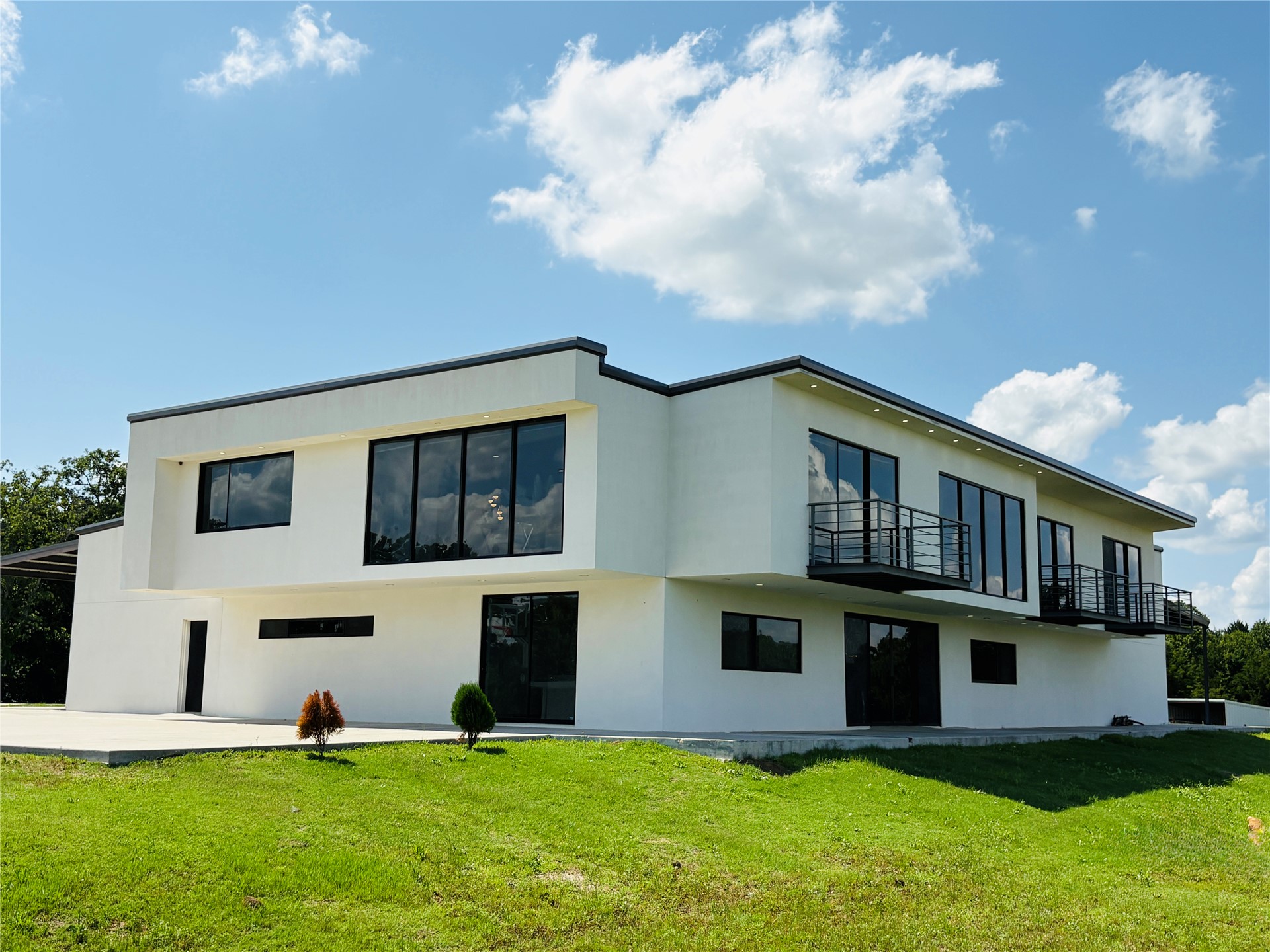 546 Mockingbird Property Photo 1