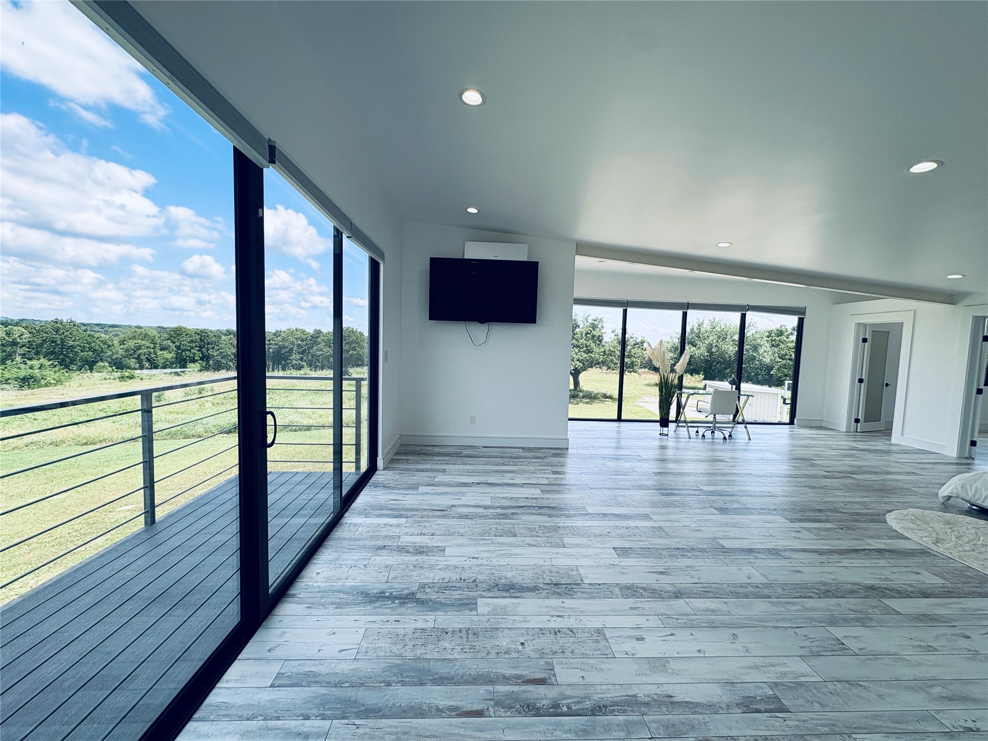 546 Mockingbird Property Photo 17