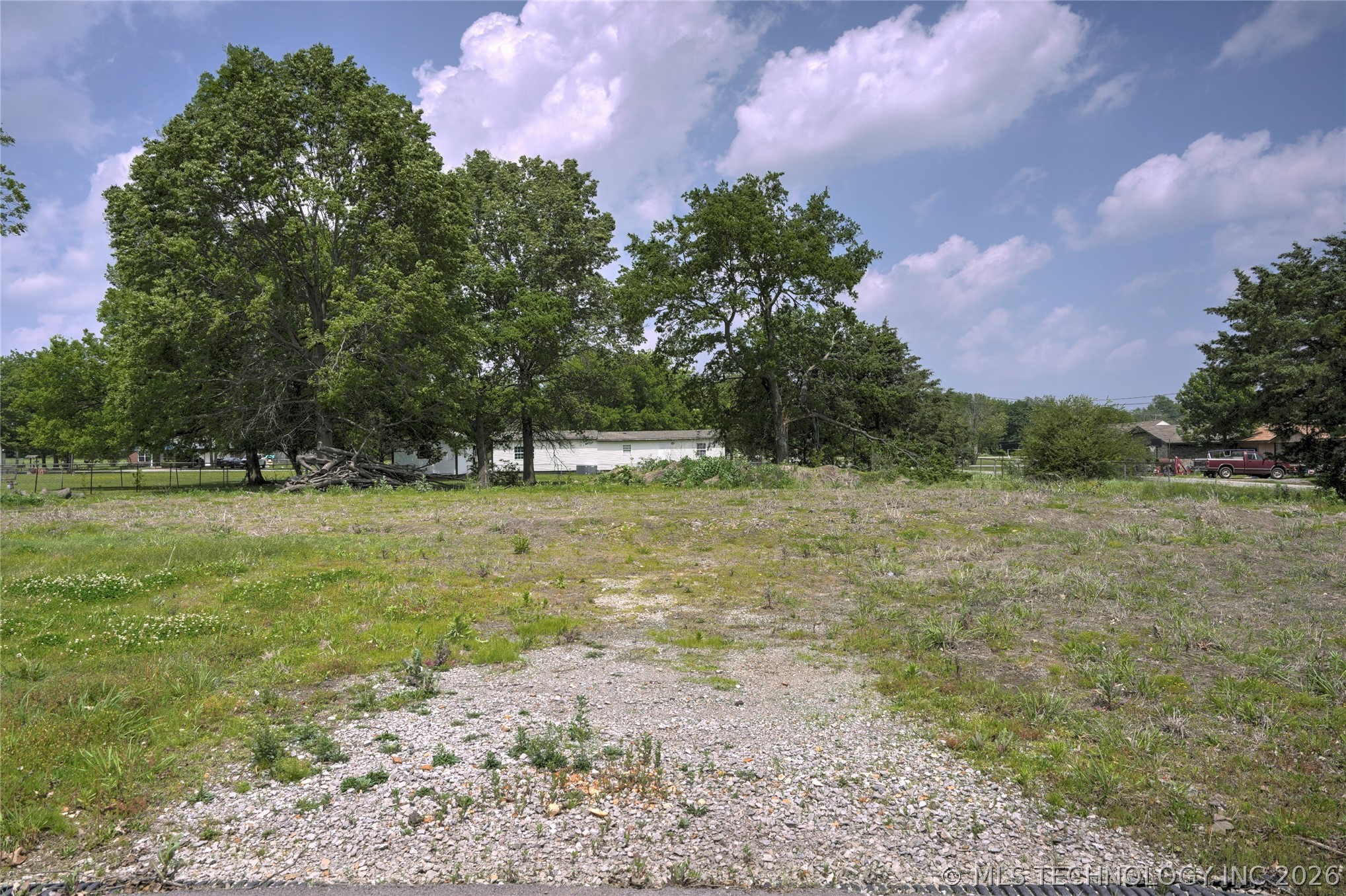 809 Ne 5th Street Property Photo 2