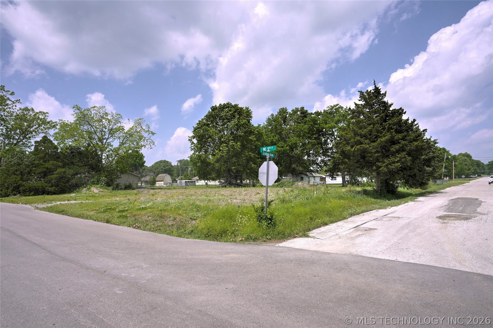809 Ne 5th Street Property Photo 4