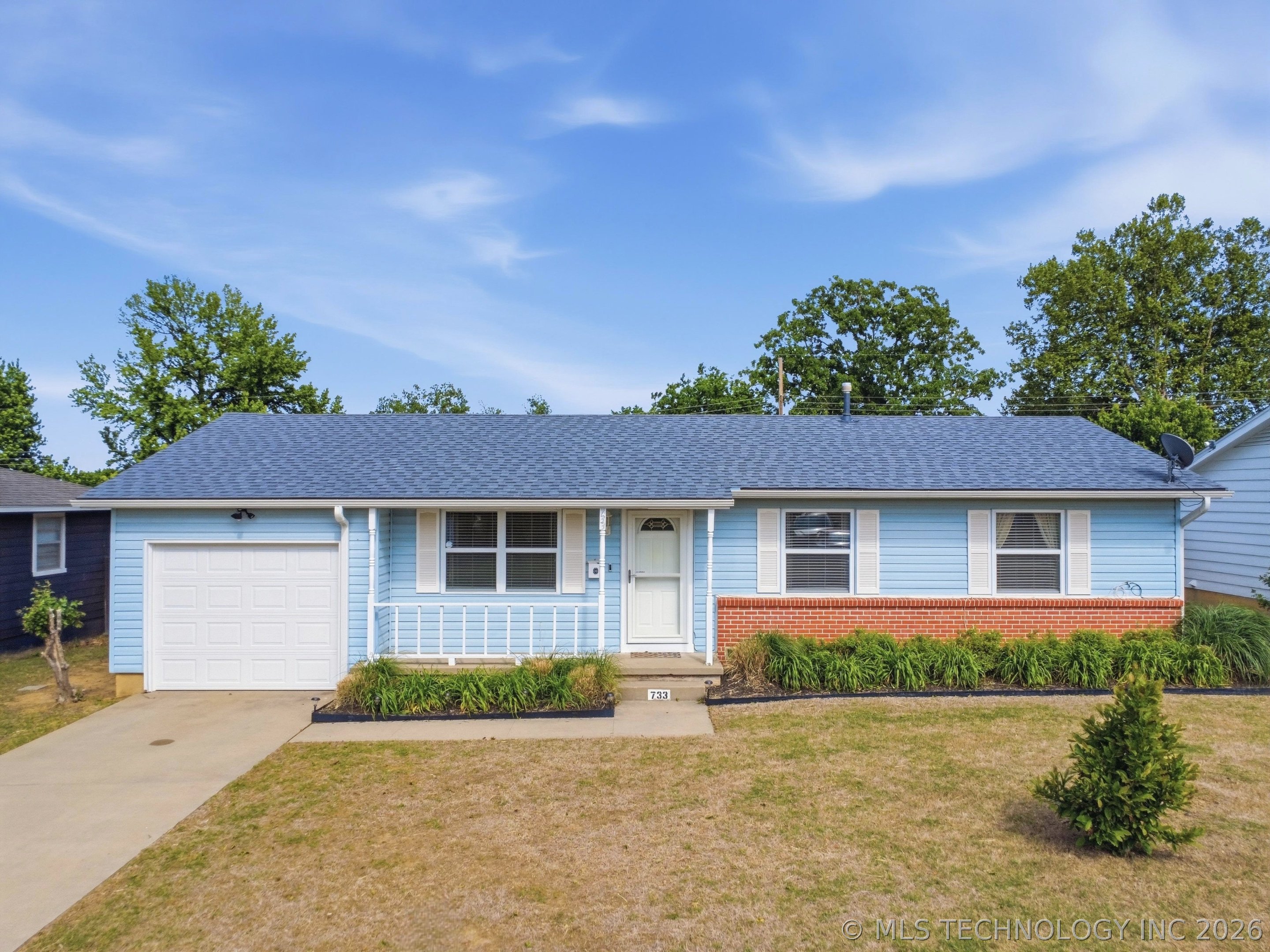 733 N Moccasin Street Property Photo 1