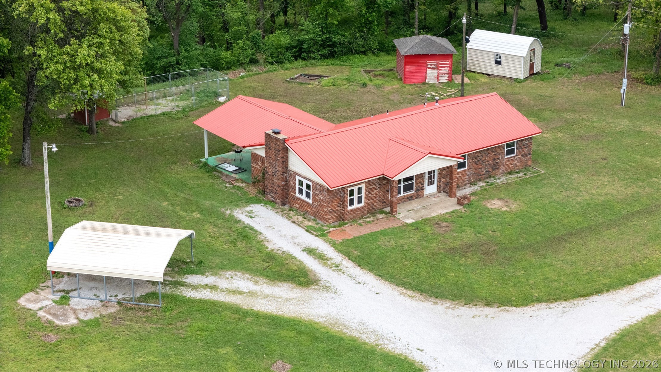 433083 E 290 Road Property Photo 1