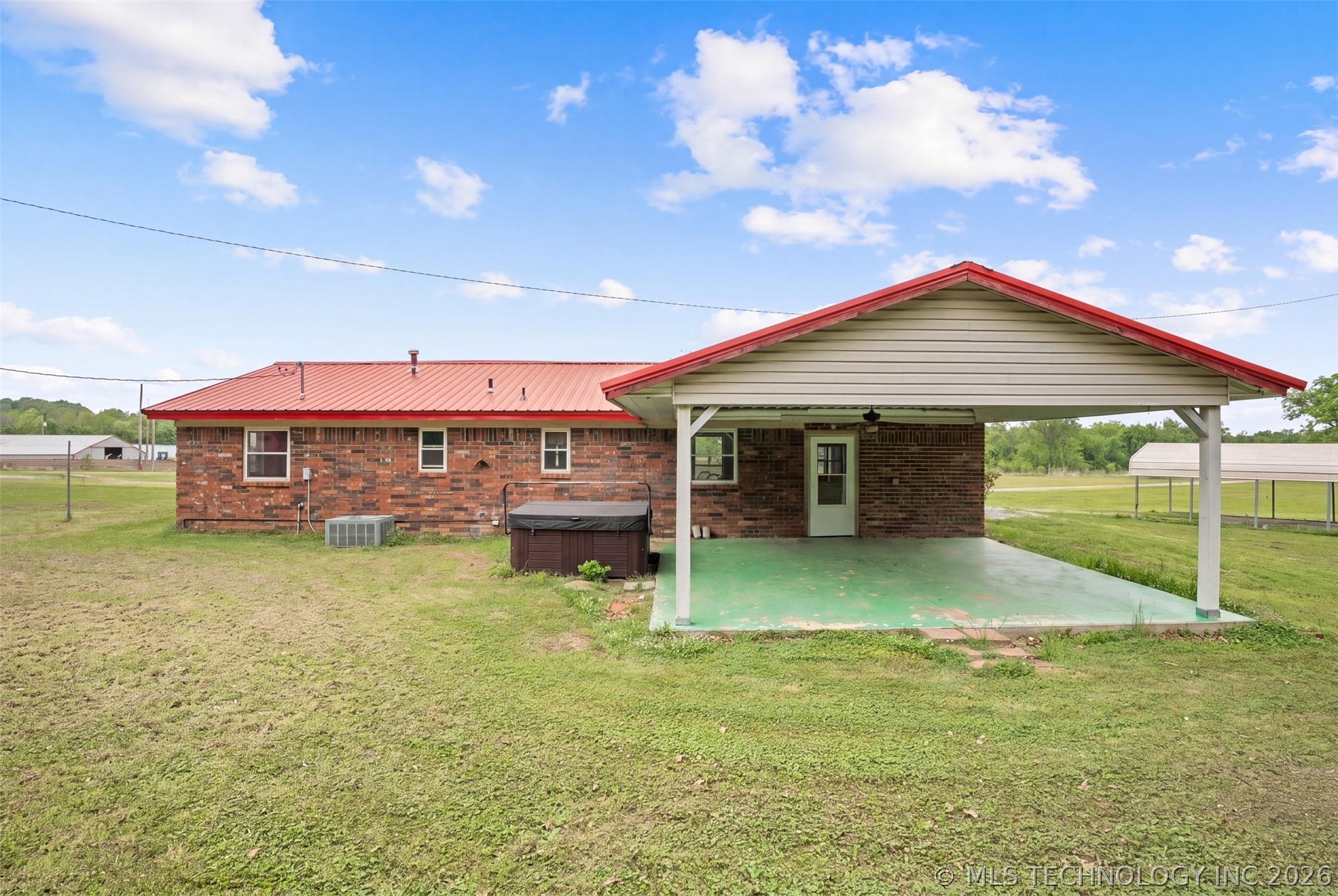 433083 E 290 Road Property Photo 4