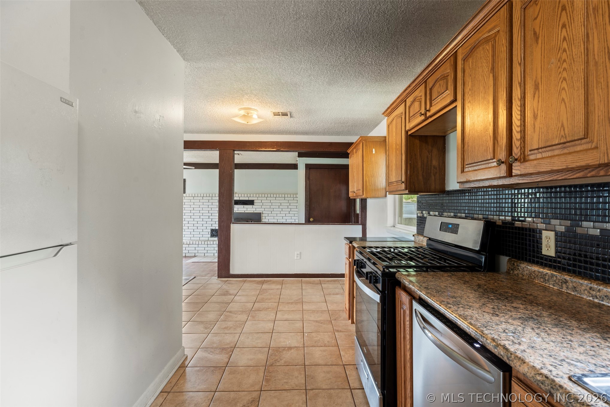 433083 E 290 Road Property Photo 12