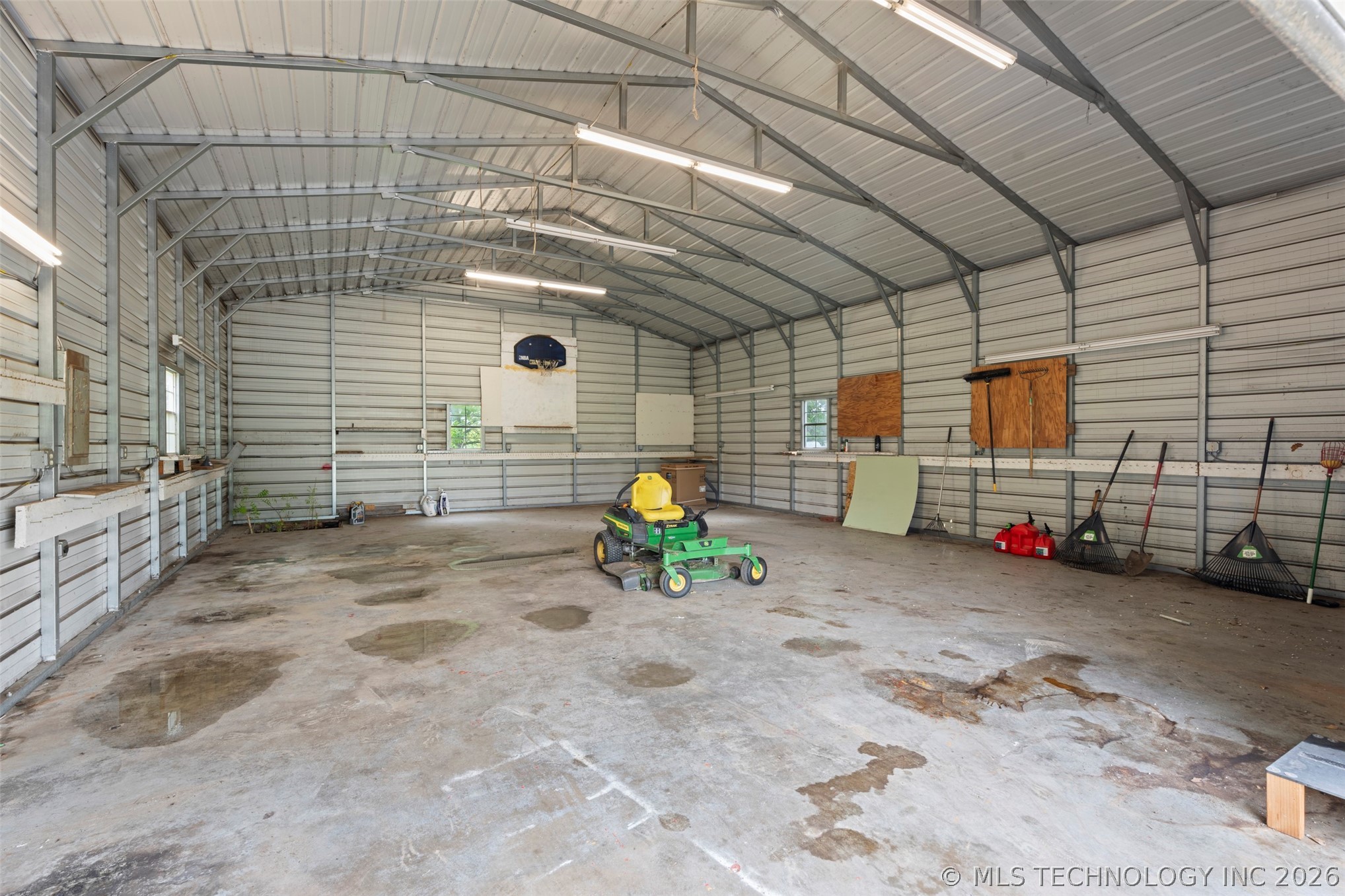 433083 E 290 Road Property Photo 28