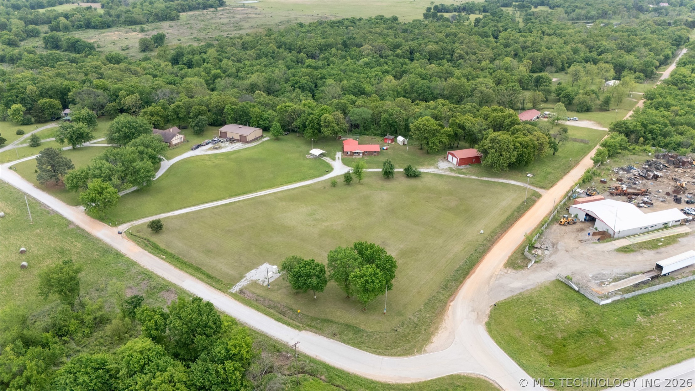 433083 E 290 Road Property Photo 32