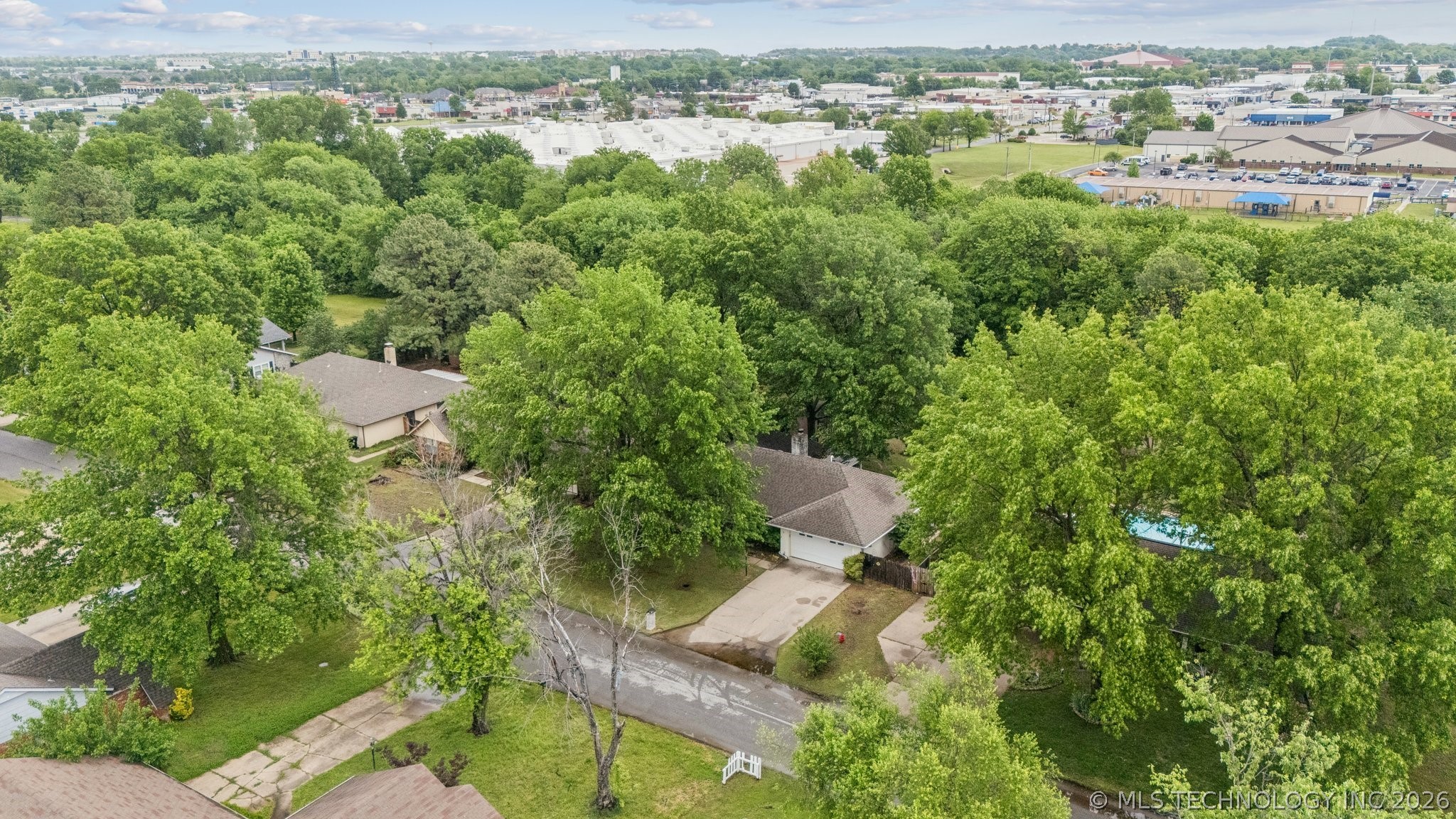 409 N Elder Avenue Property Photo 4