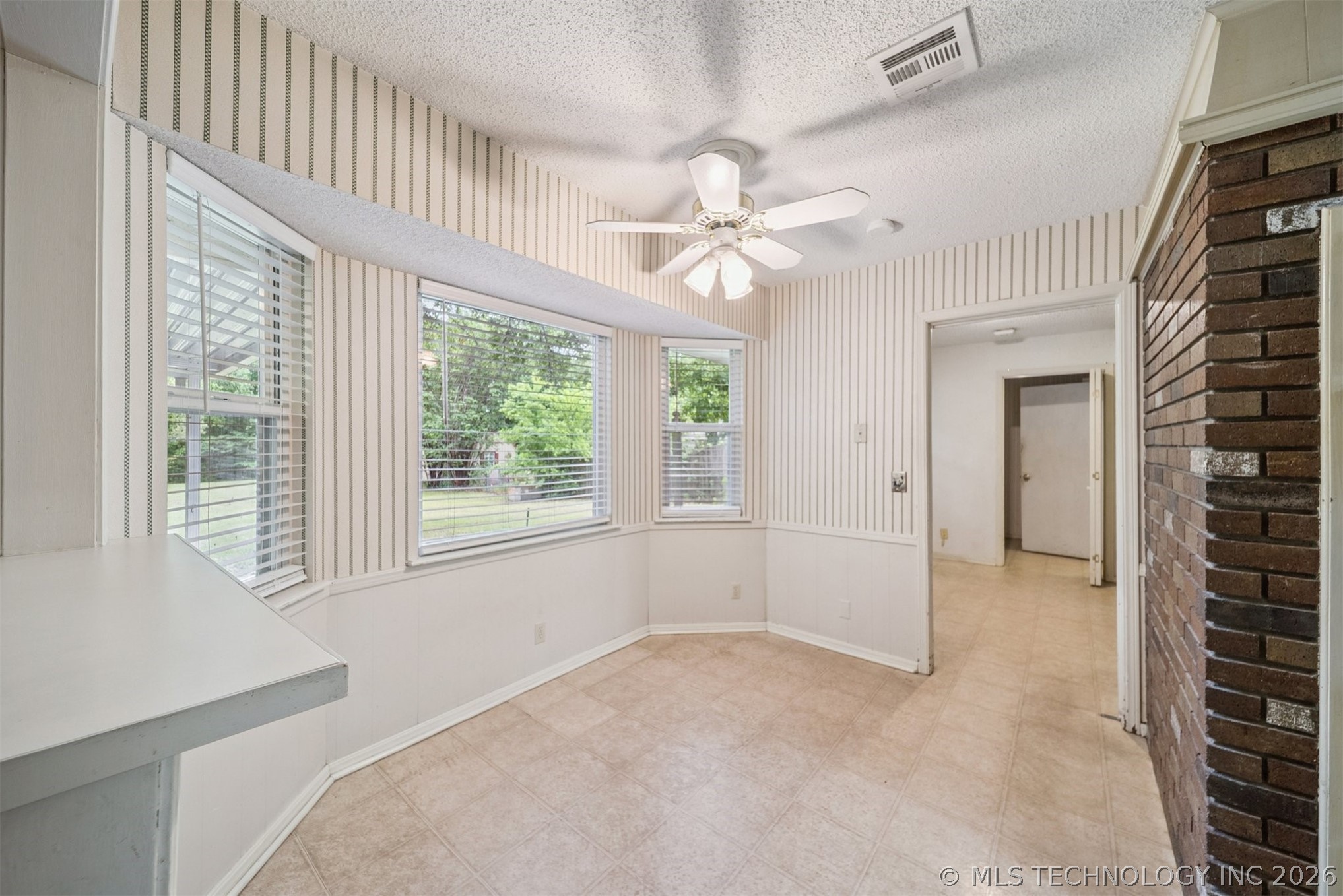 409 N Elder Avenue Property Photo 8