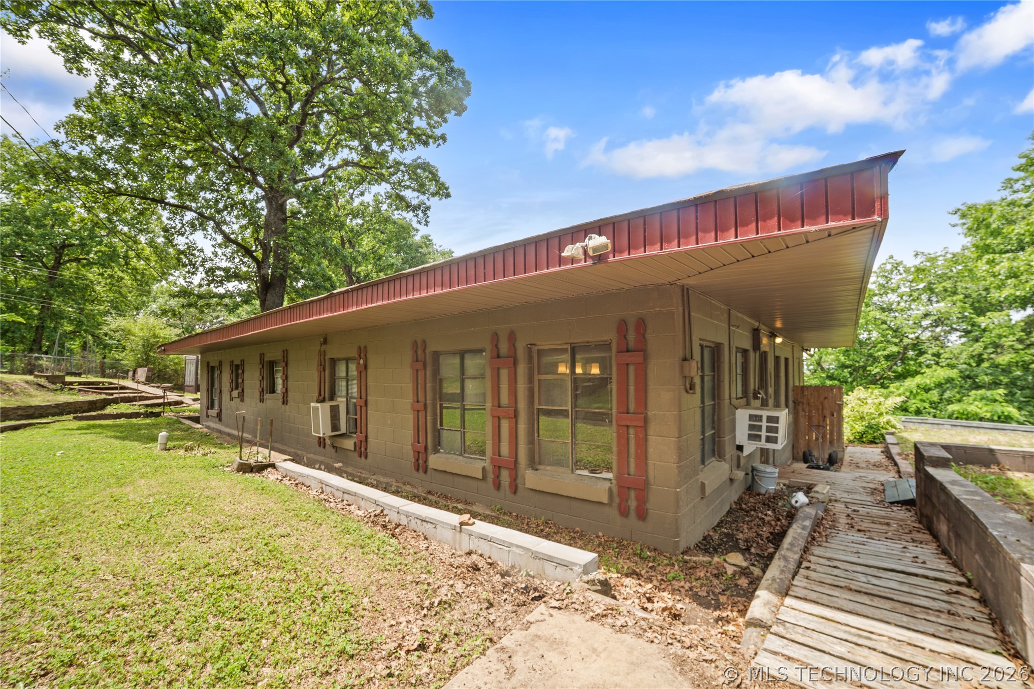 3192 W Hickory Hills Drive Property Photo 1