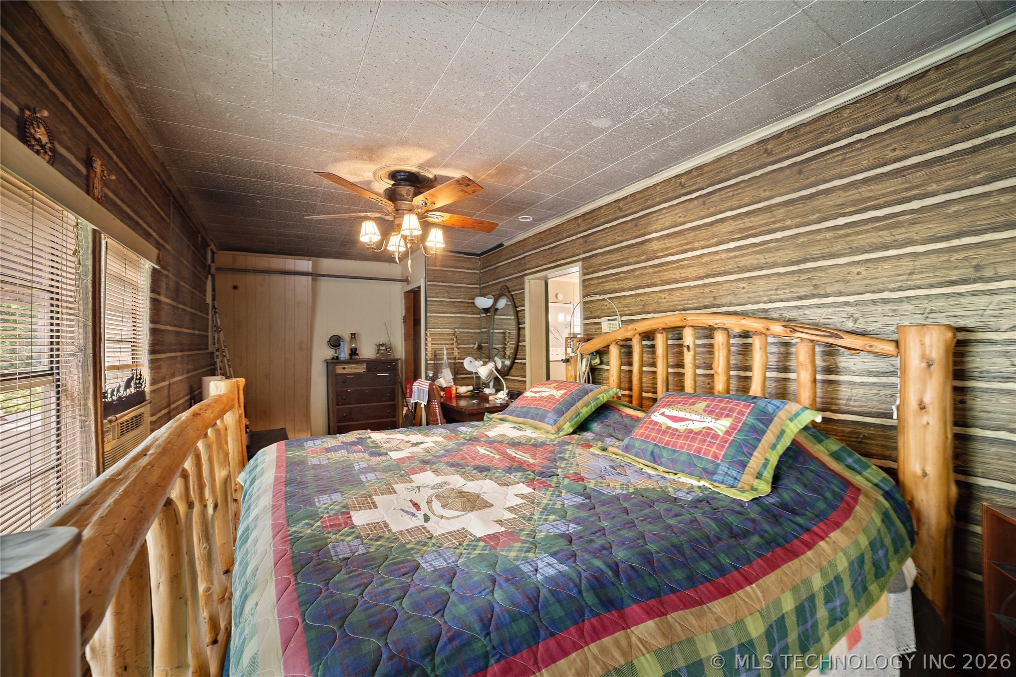 3192 W Hickory Hills Drive Property Photo 15