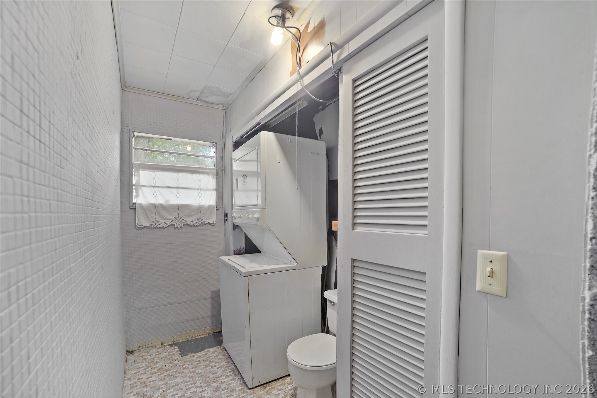 3192 W Hickory Hills Drive Property Photo 18