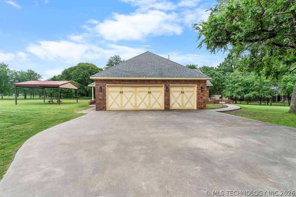 1712 Beach Landing Drive Property Photo 2