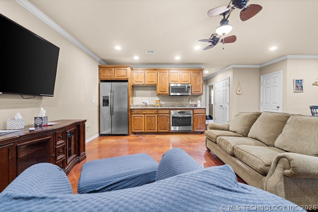 1712 Beach Landing Drive Property Photo 37