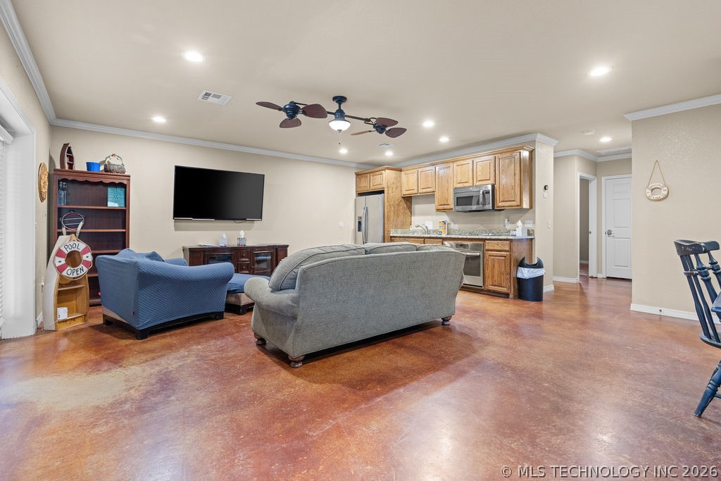 1712 Beach Landing Drive Property Photo 38