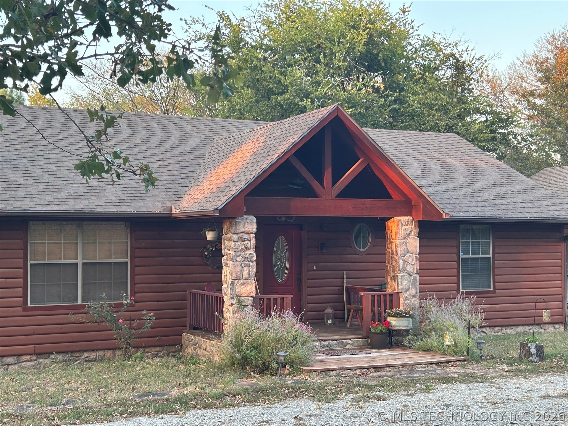 2897 N Lakeside Circle Property Photo 1