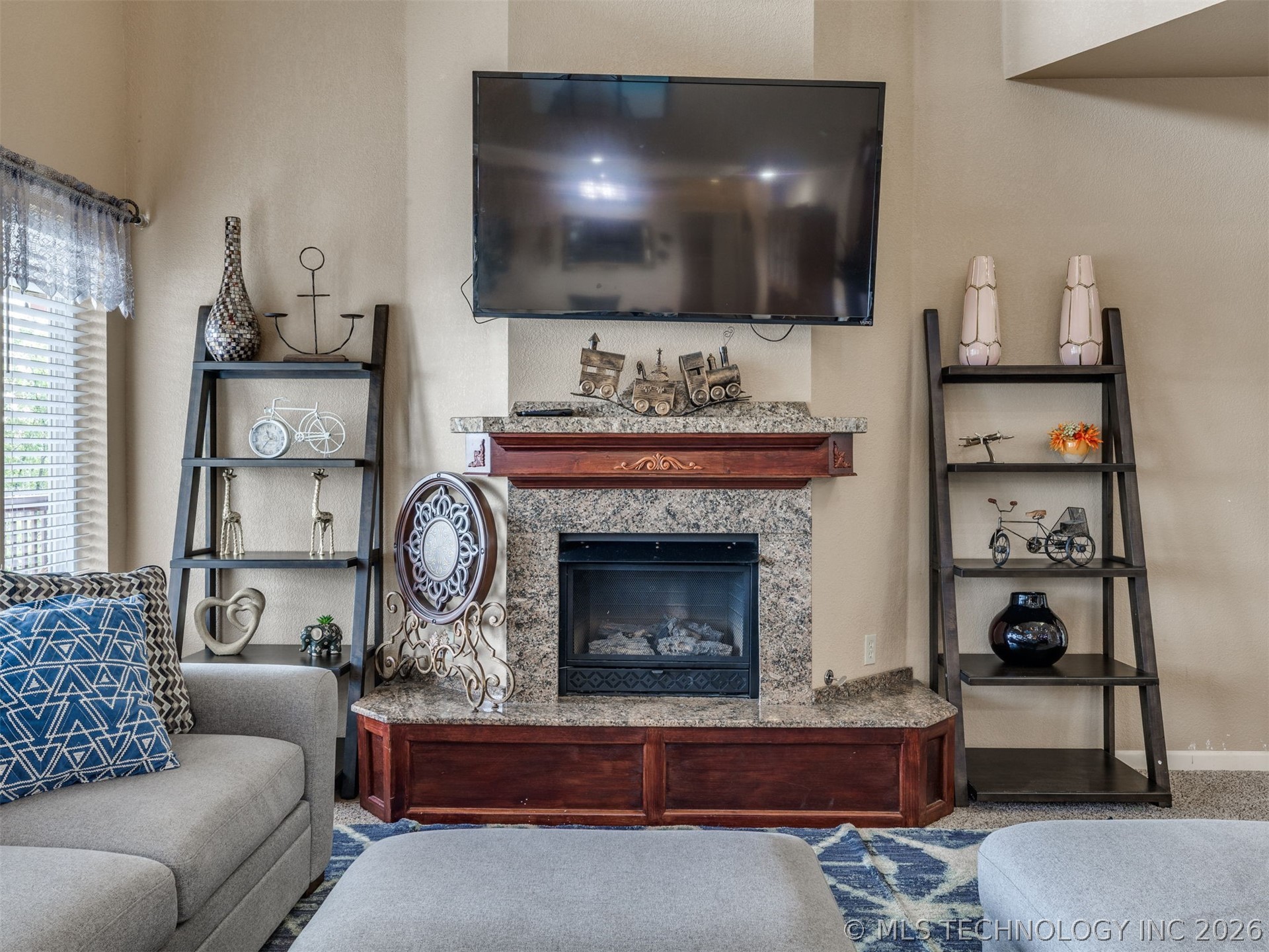 332 E Highland Avenue Property Photo 17