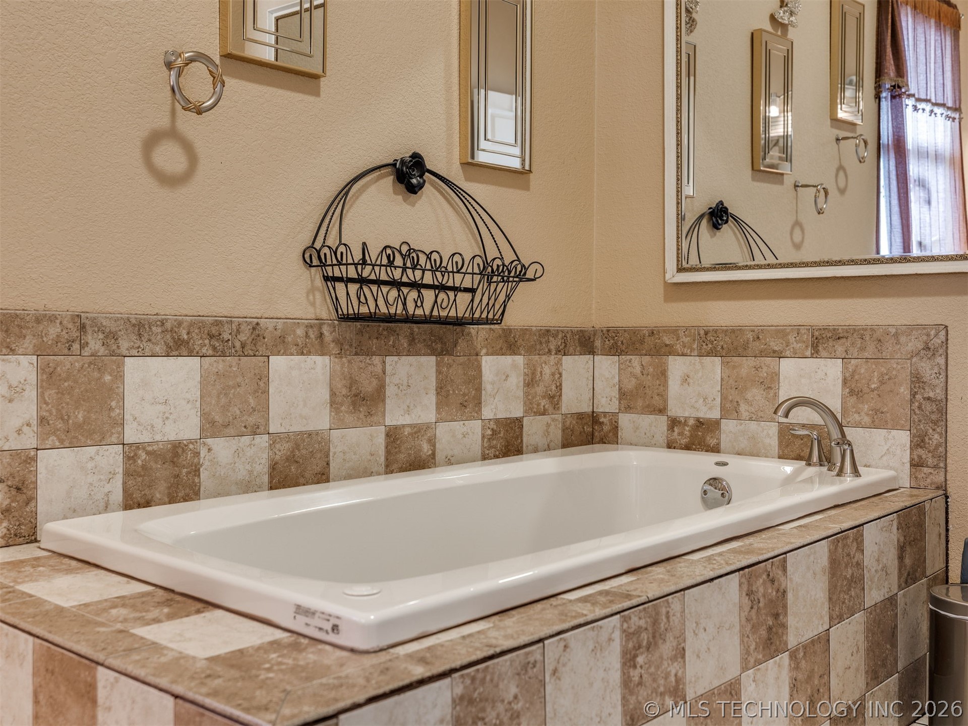 332 E Highland Avenue Property Photo 43