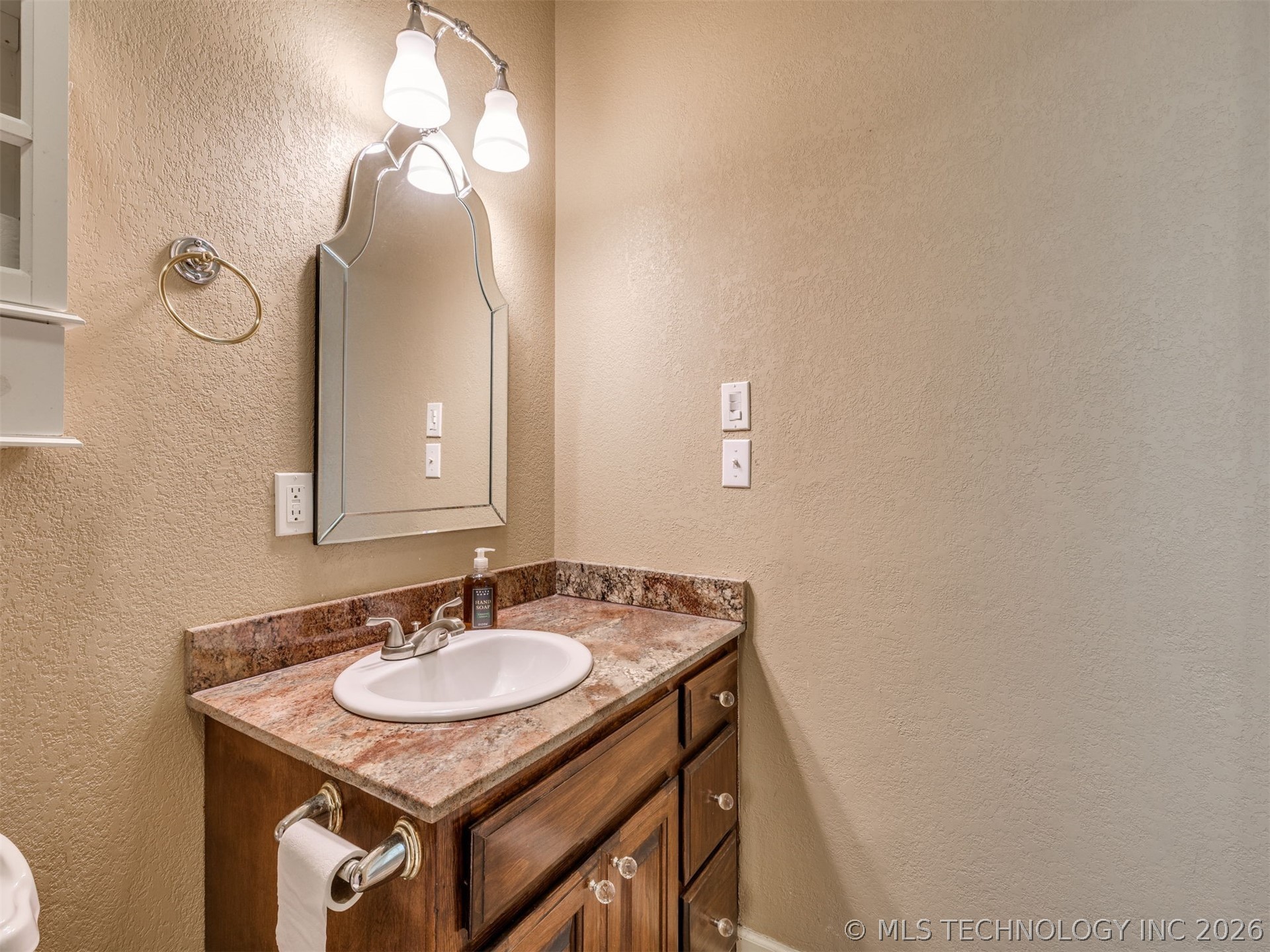 332 E Highland Avenue Property Photo 56