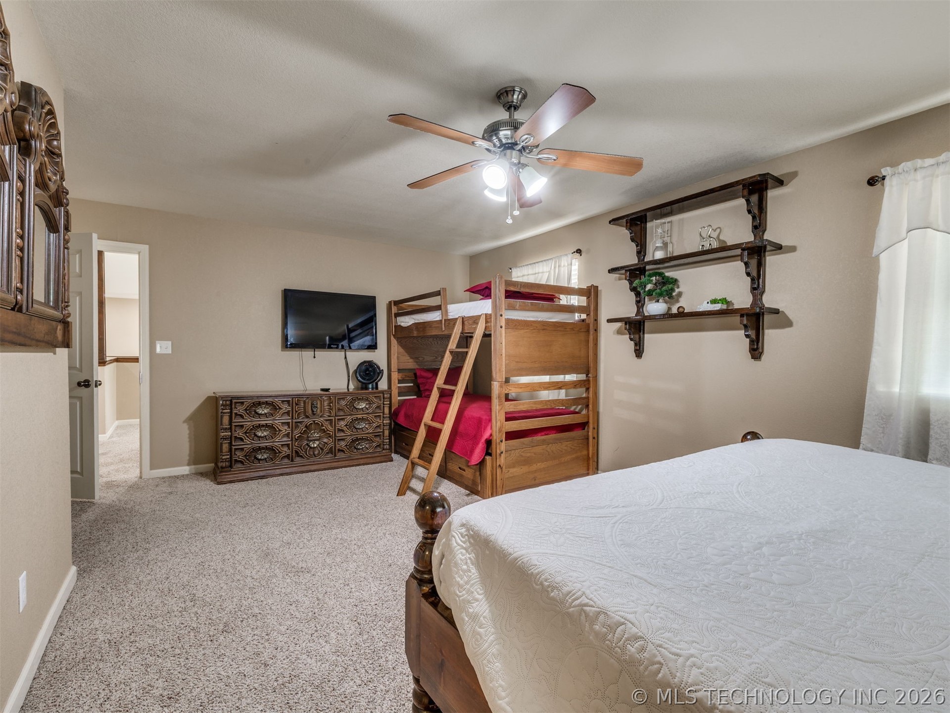 332 E Highland Avenue Property Photo 81