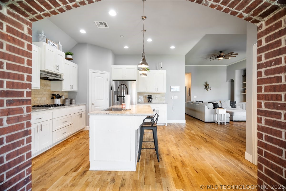14302 S Florence Avenue Property Photo 16