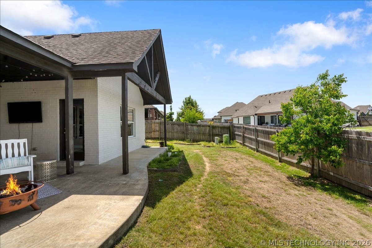 14302 S Florence Avenue Property Photo 36