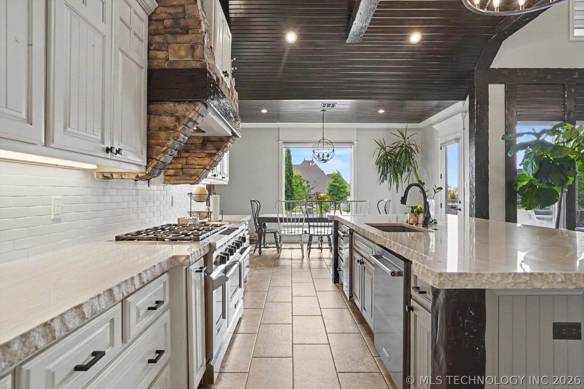 6372 N Wildwood Lane Property Photo 14