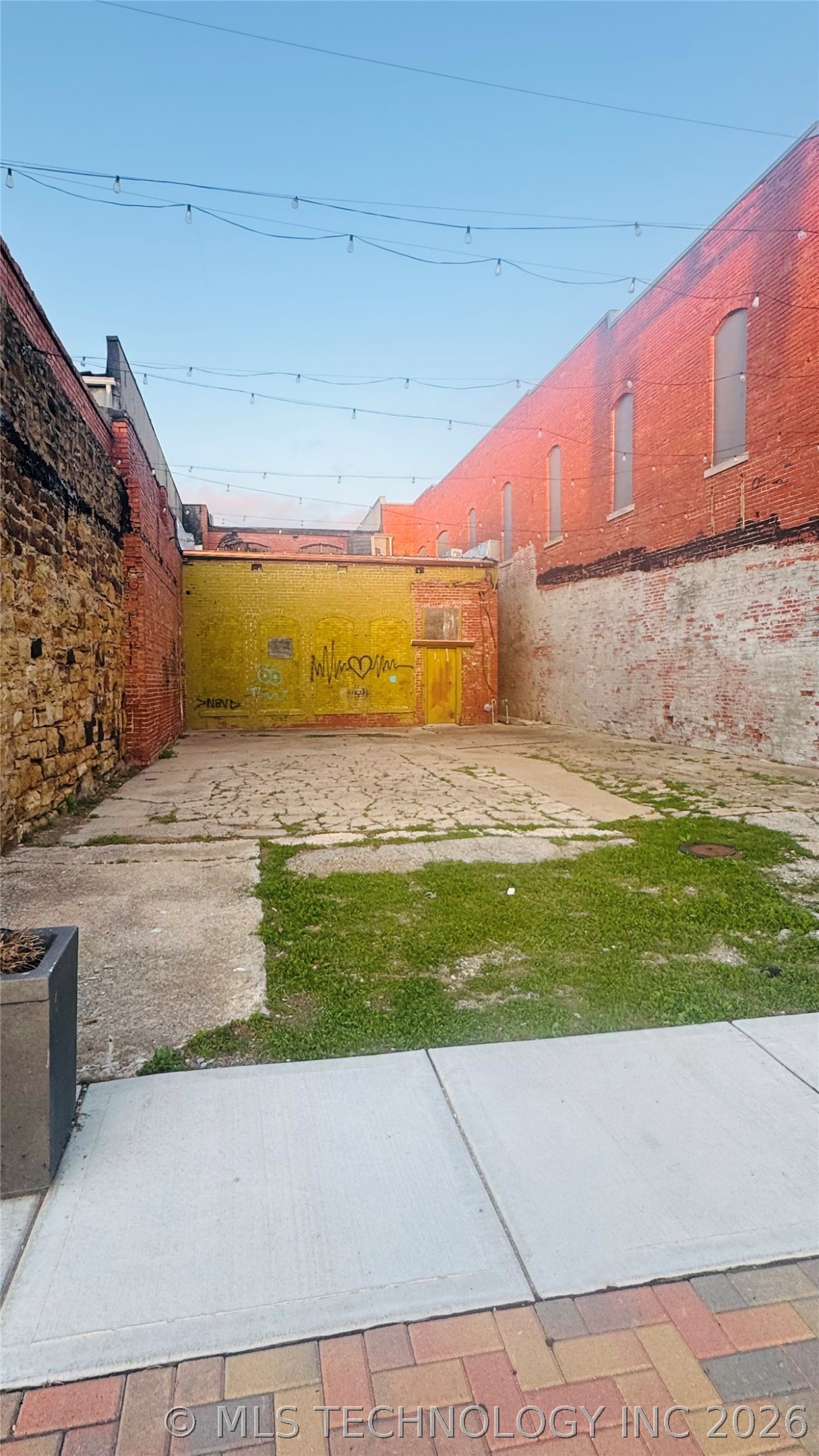 22 S Park Street Property Photo 7
