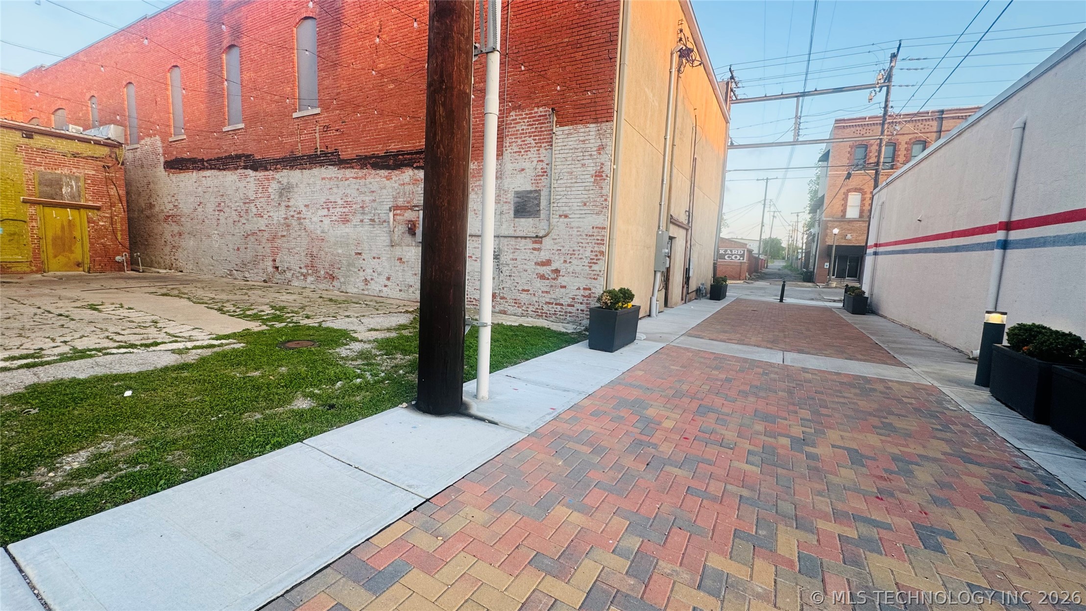 22 S Park Street Property Photo 9
