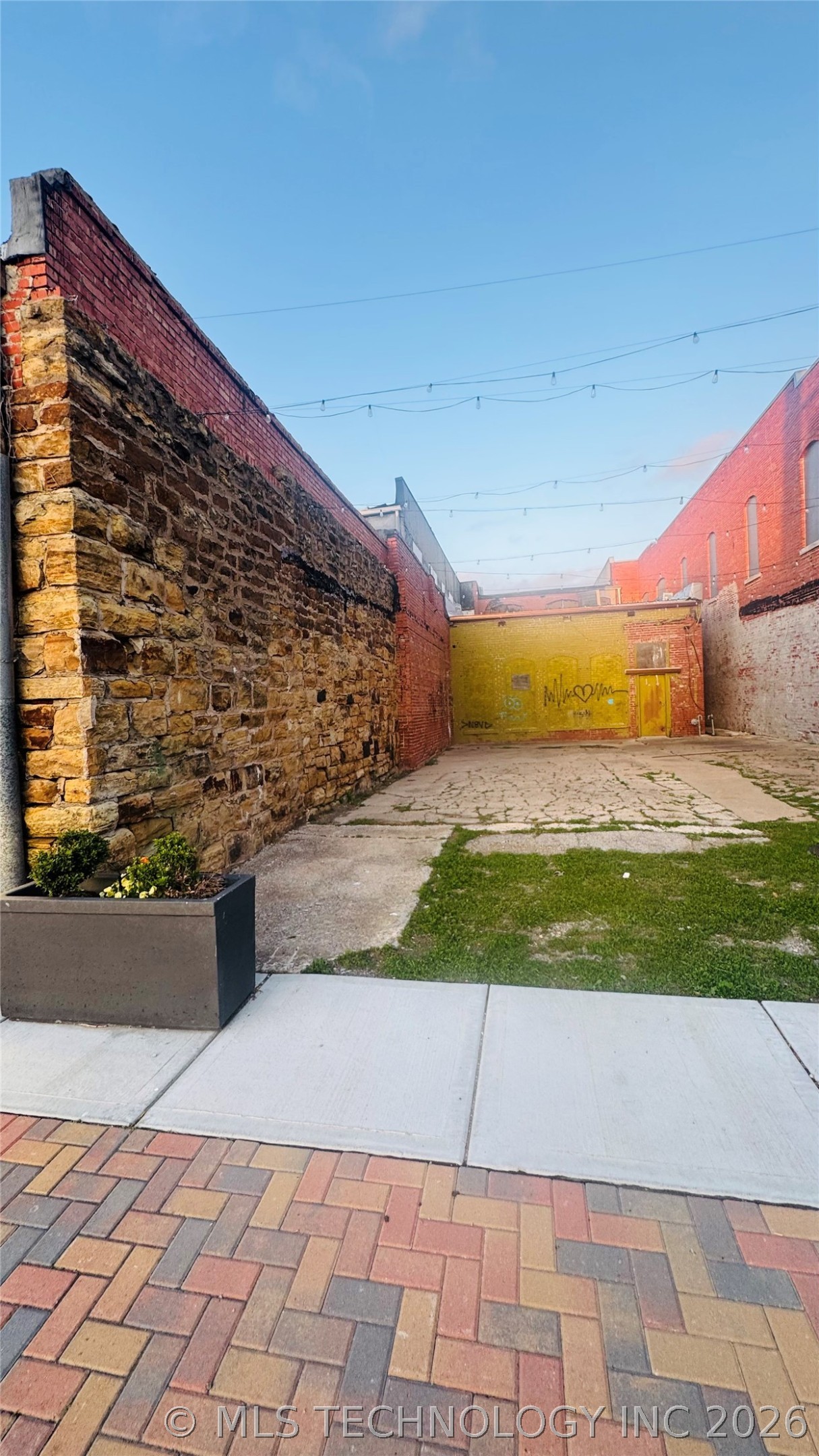 22 S Park Street Property Photo 10