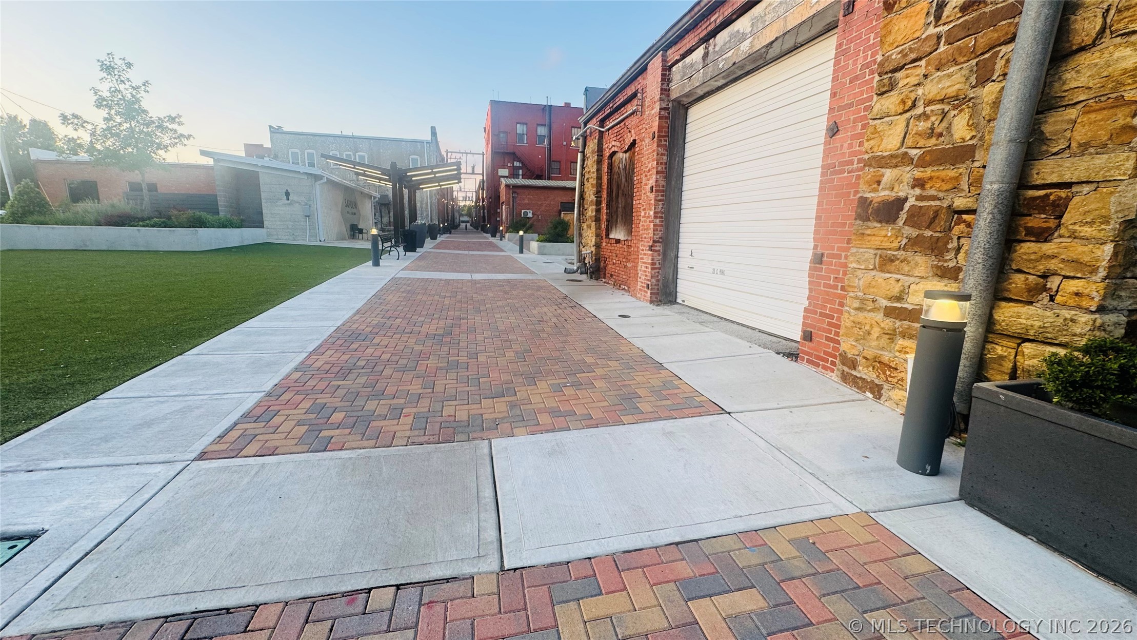 22 S Park Street Property Photo 11