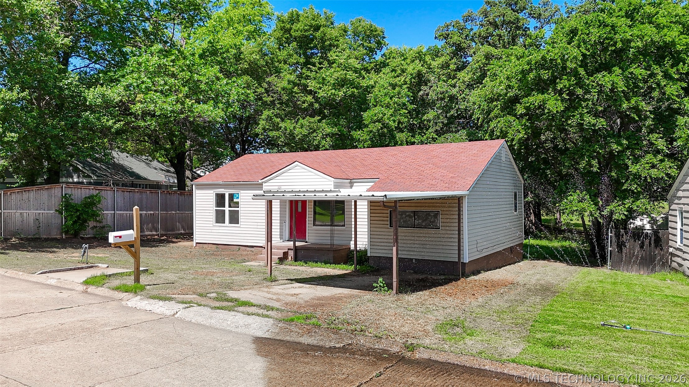 105 Park Row Property Photo 3