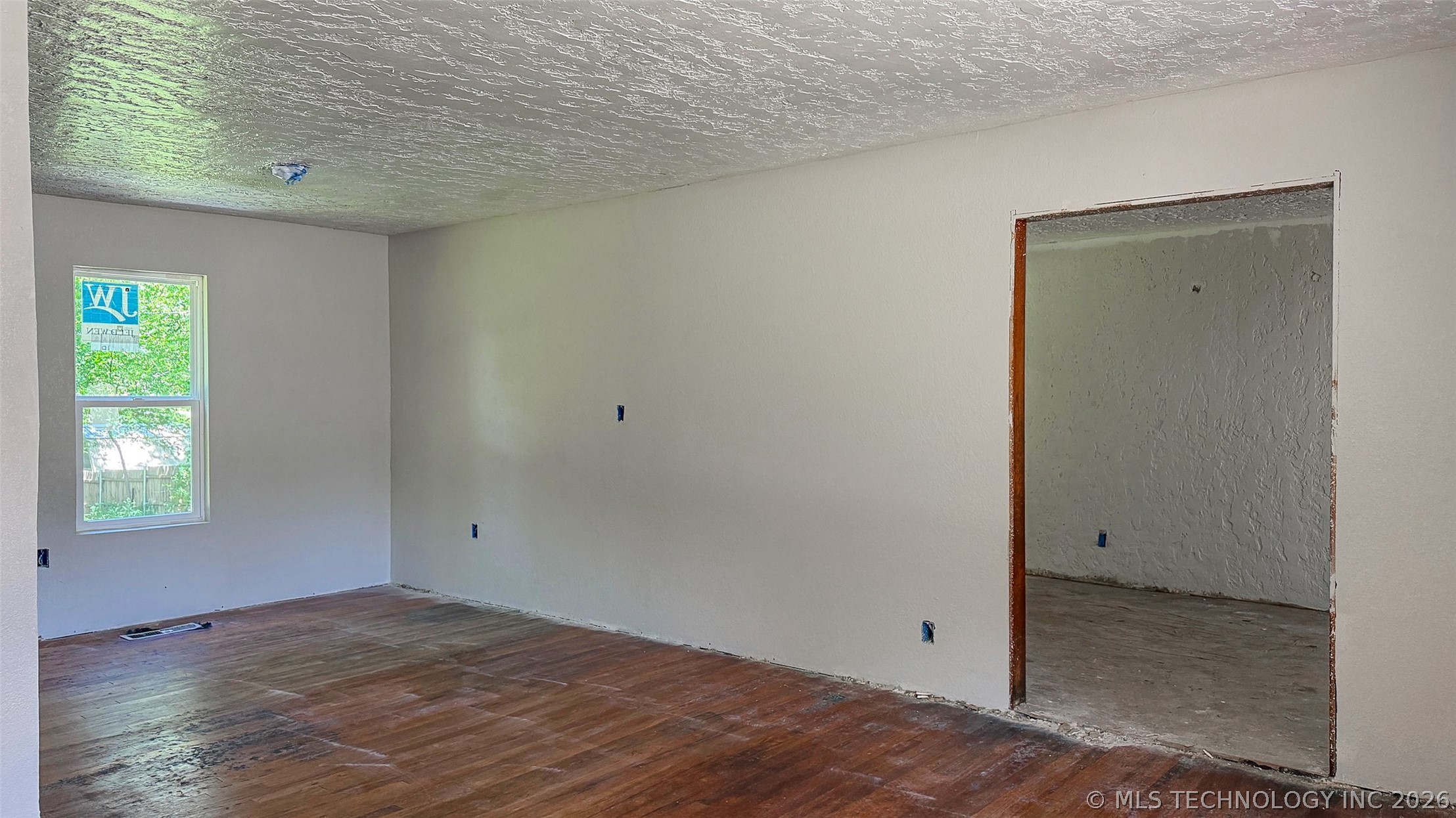 105 Park Row Property Photo 6