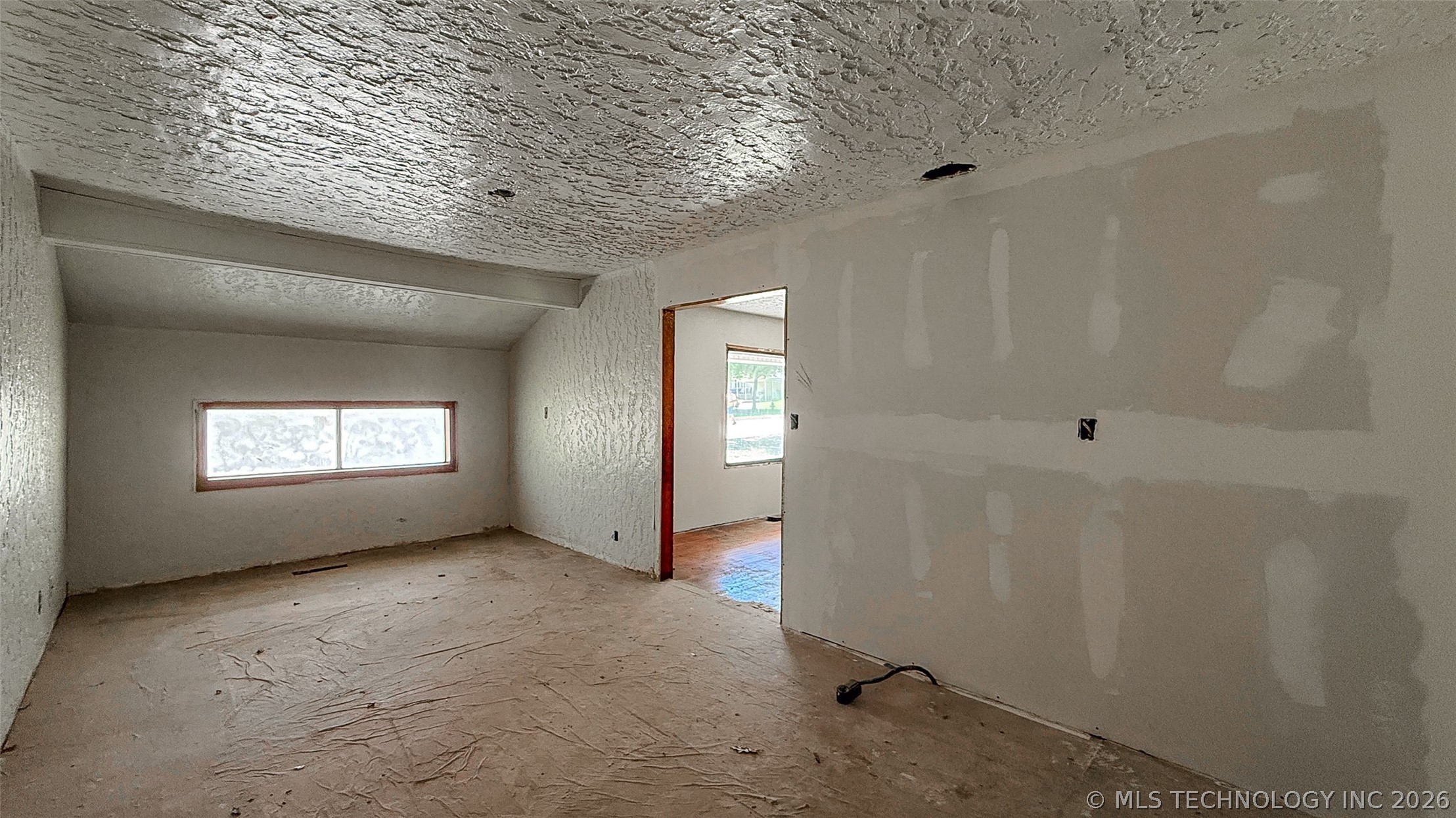 105 Park Row Property Photo 12