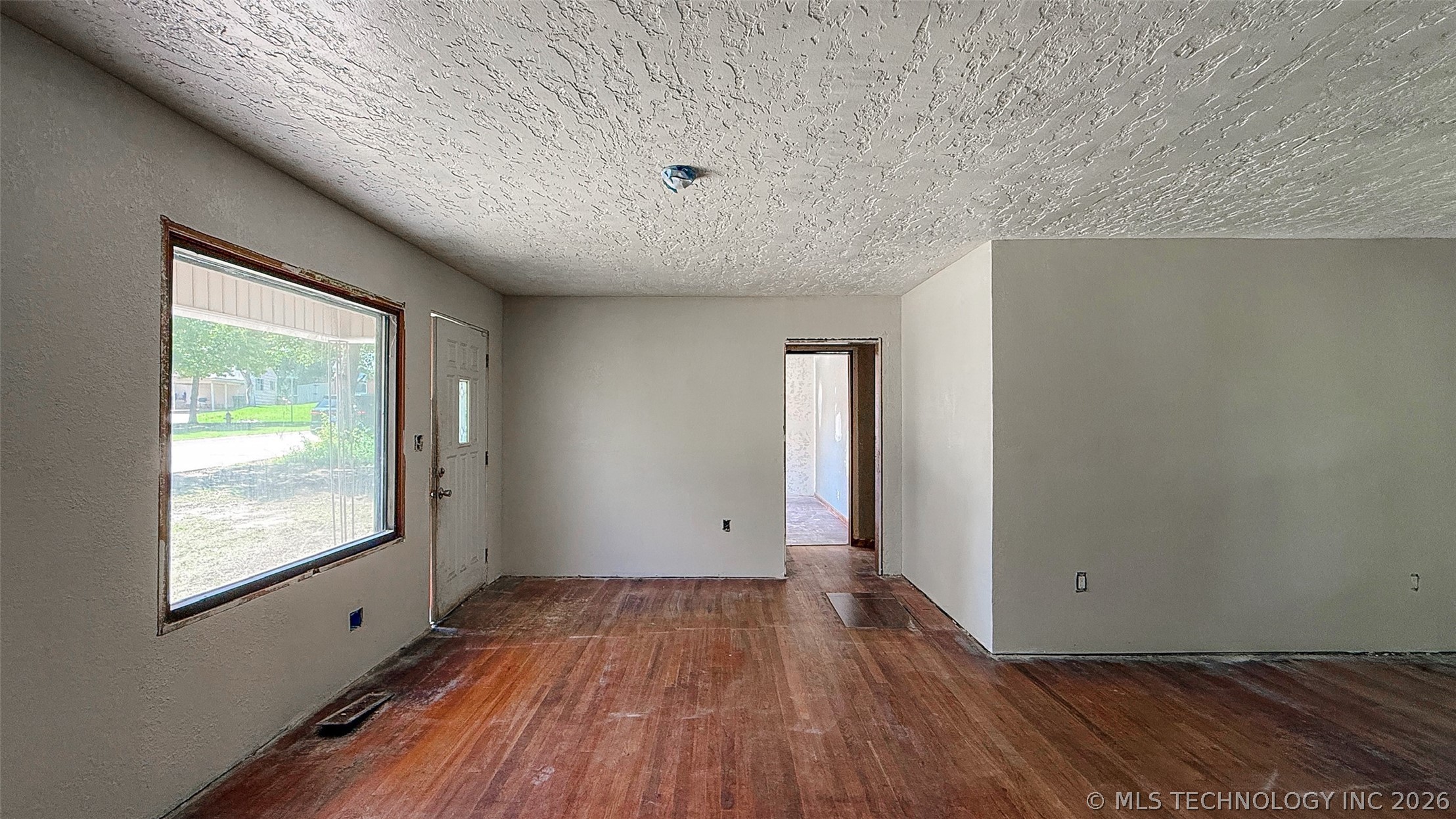 105 Park Row Property Photo 14