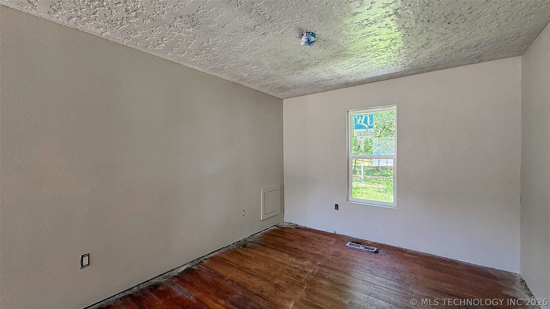 105 Park Row Property Photo 15