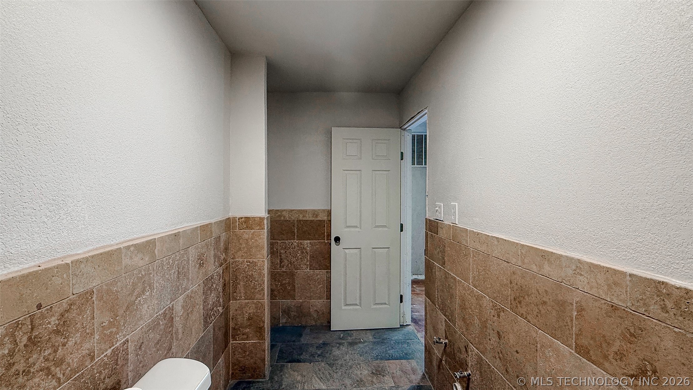 105 Park Row Property Photo 25