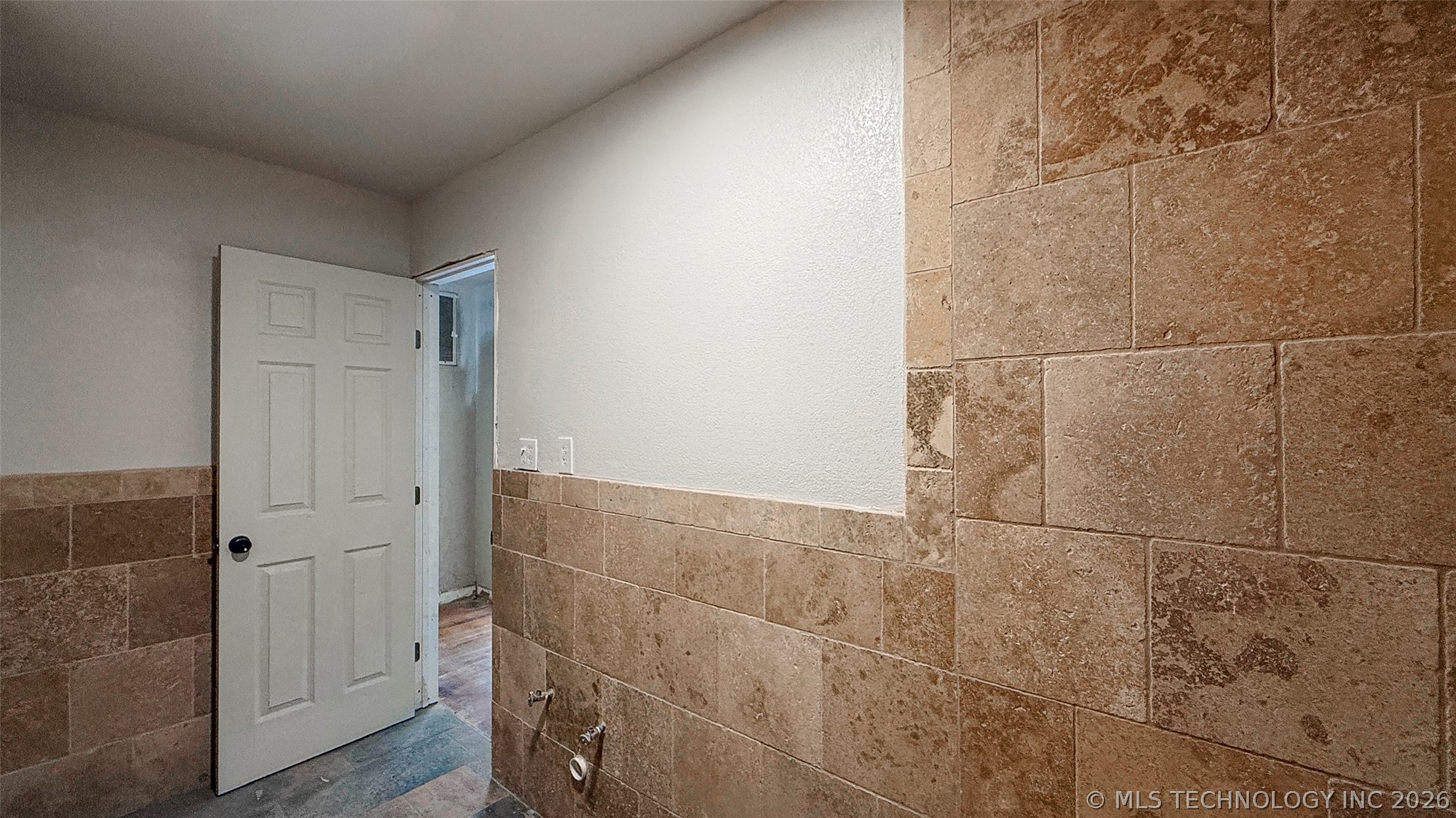 105 Park Row Property Photo 26