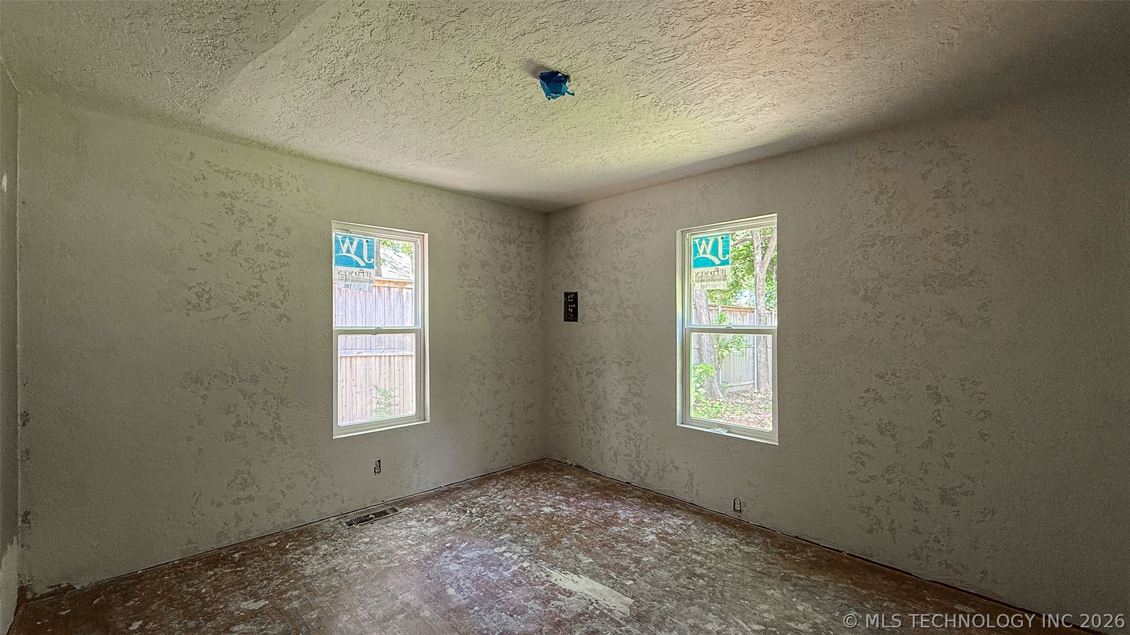105 Park Row Property Photo 28