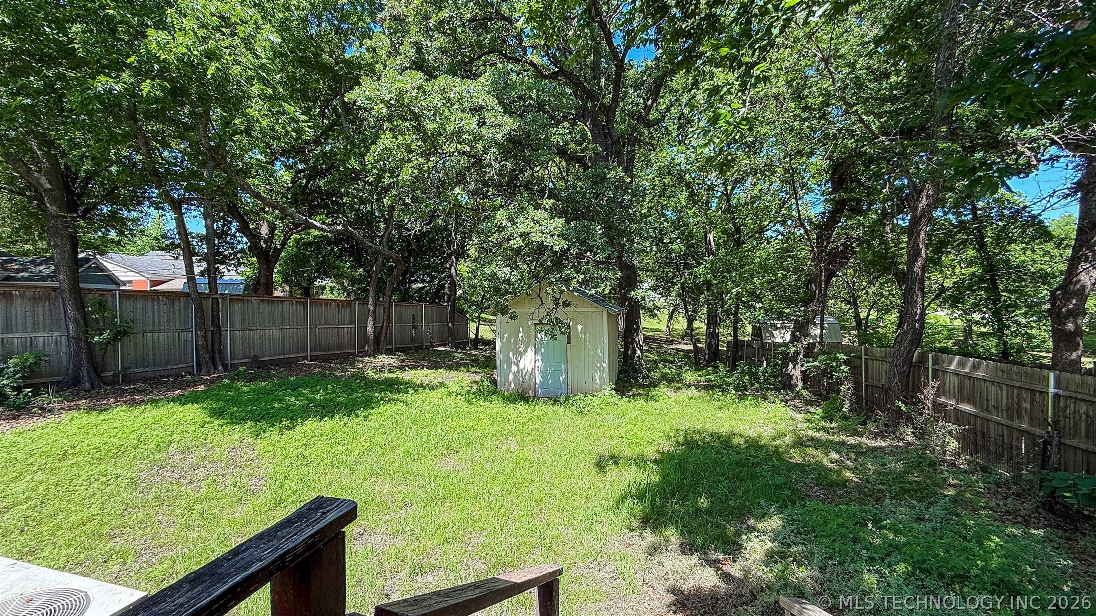 105 Park Row Property Photo 32