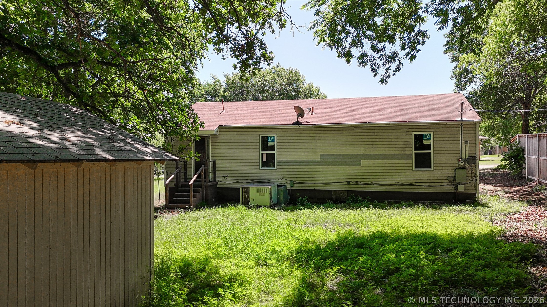 105 Park Row Property Photo 33