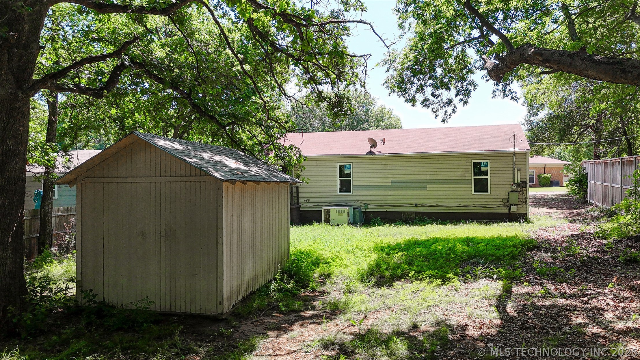 105 Park Row Property Photo 34