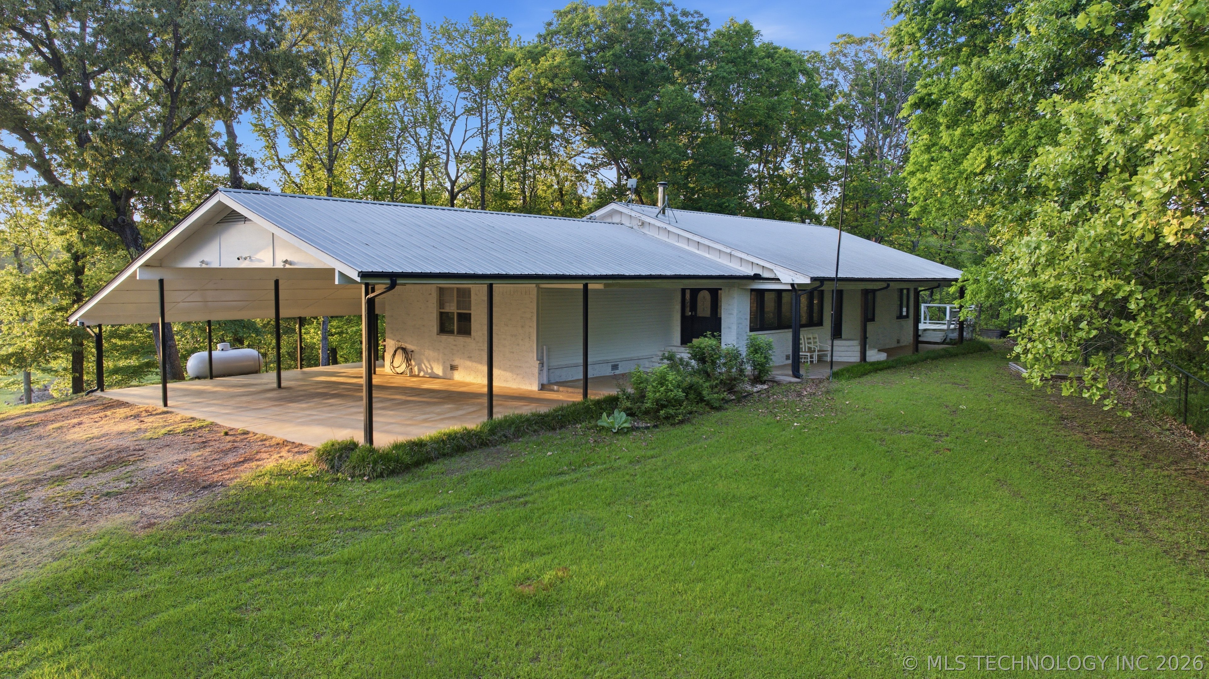 782 N 4380 Road Property Photo 1
