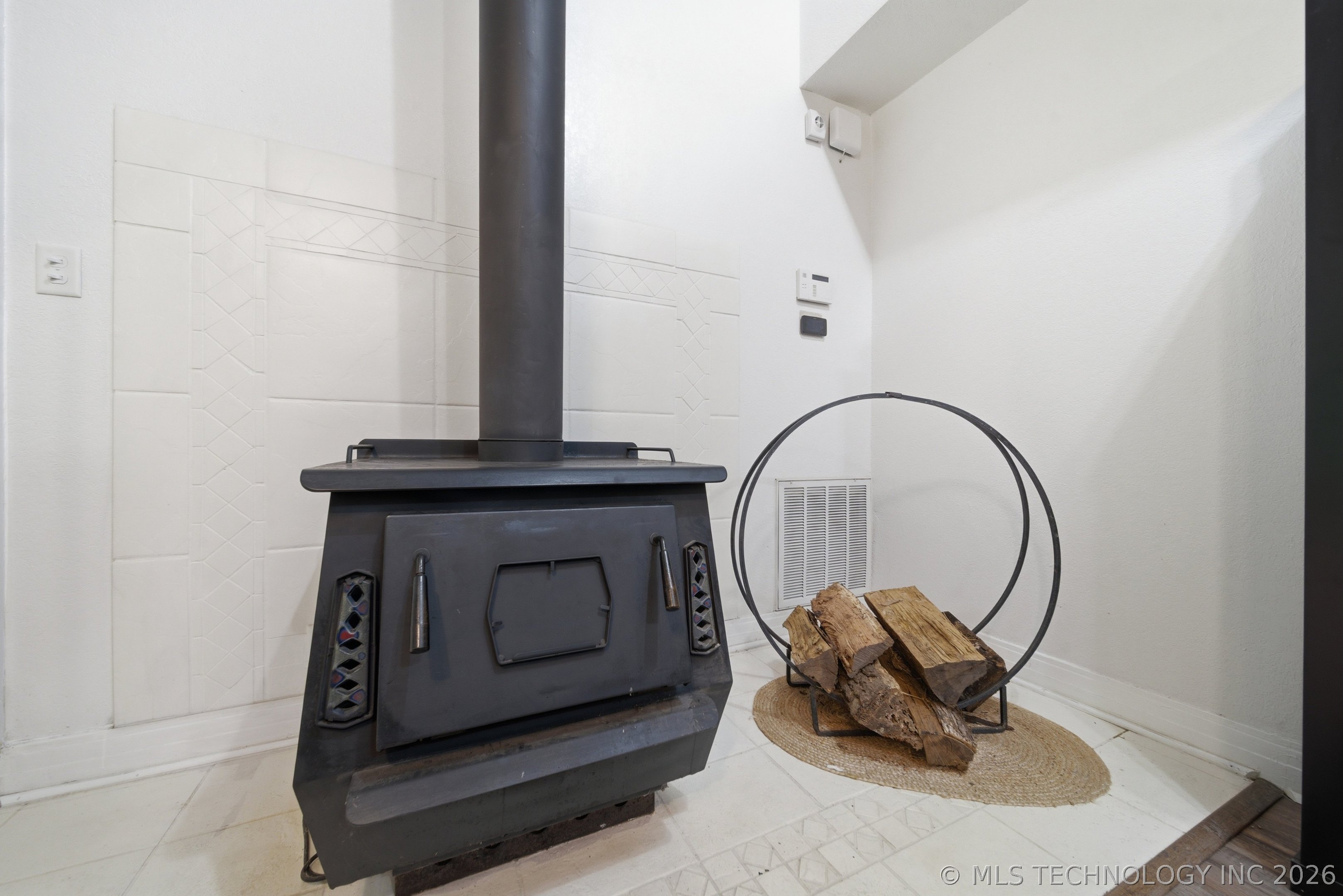 782 N 4380 Road Property Photo 16