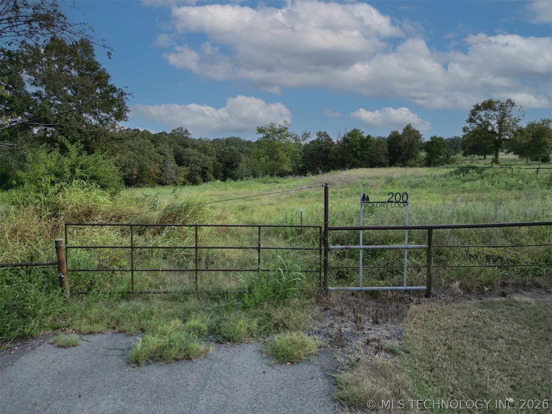 200 Hickory Loop Property Photo 2