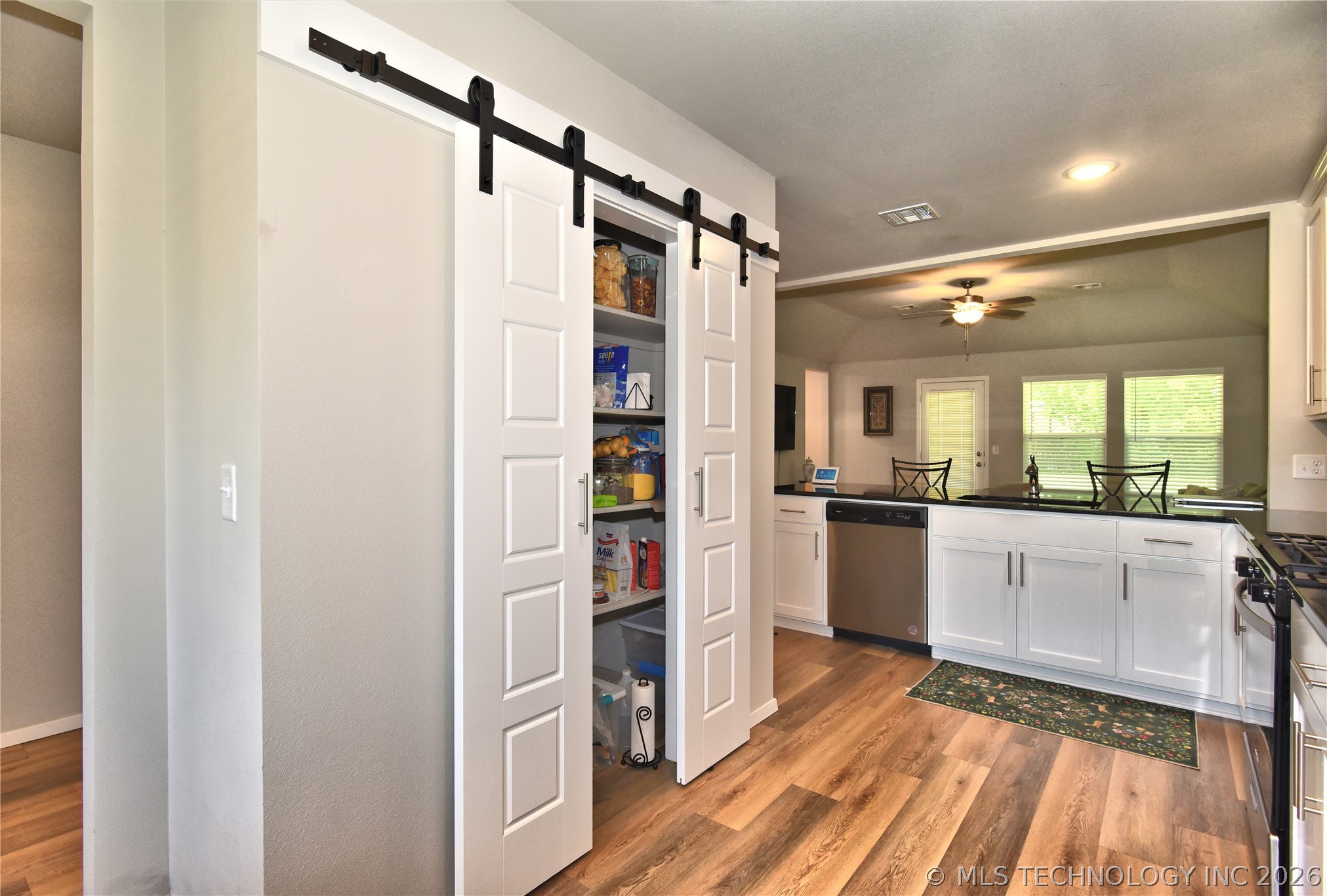 13916 S Quincy Street Property Photo 5