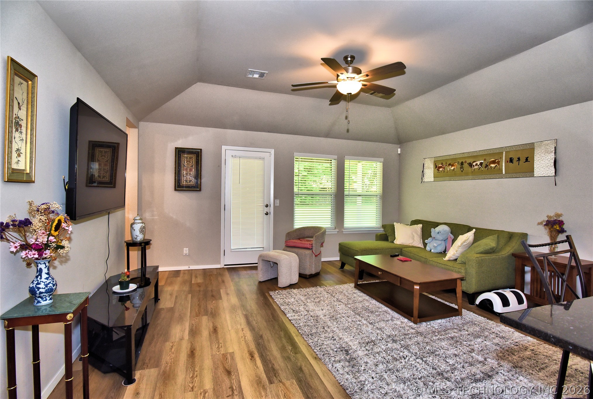 13916 S Quincy Street Property Photo 8