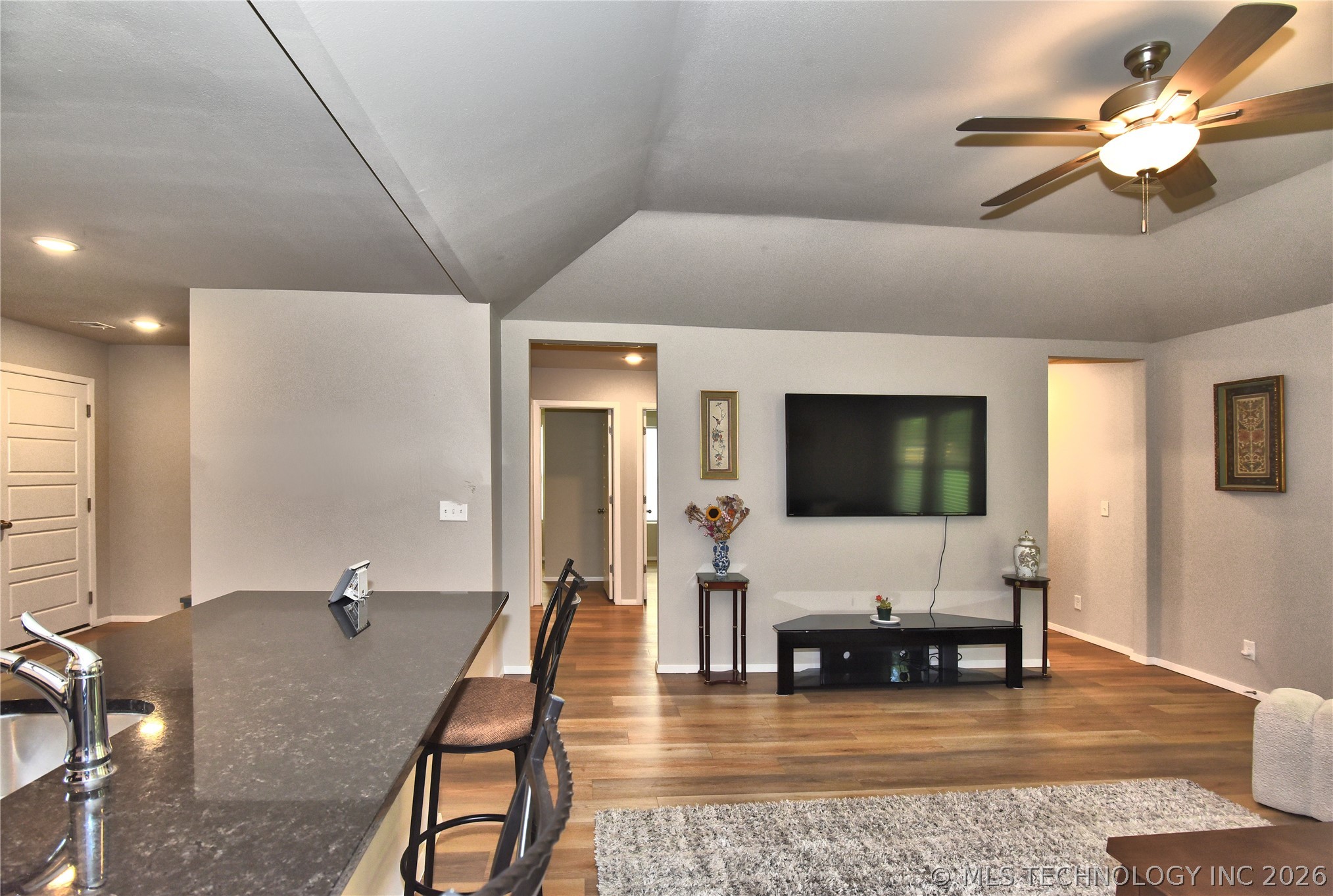 13916 S Quincy Street Property Photo 10