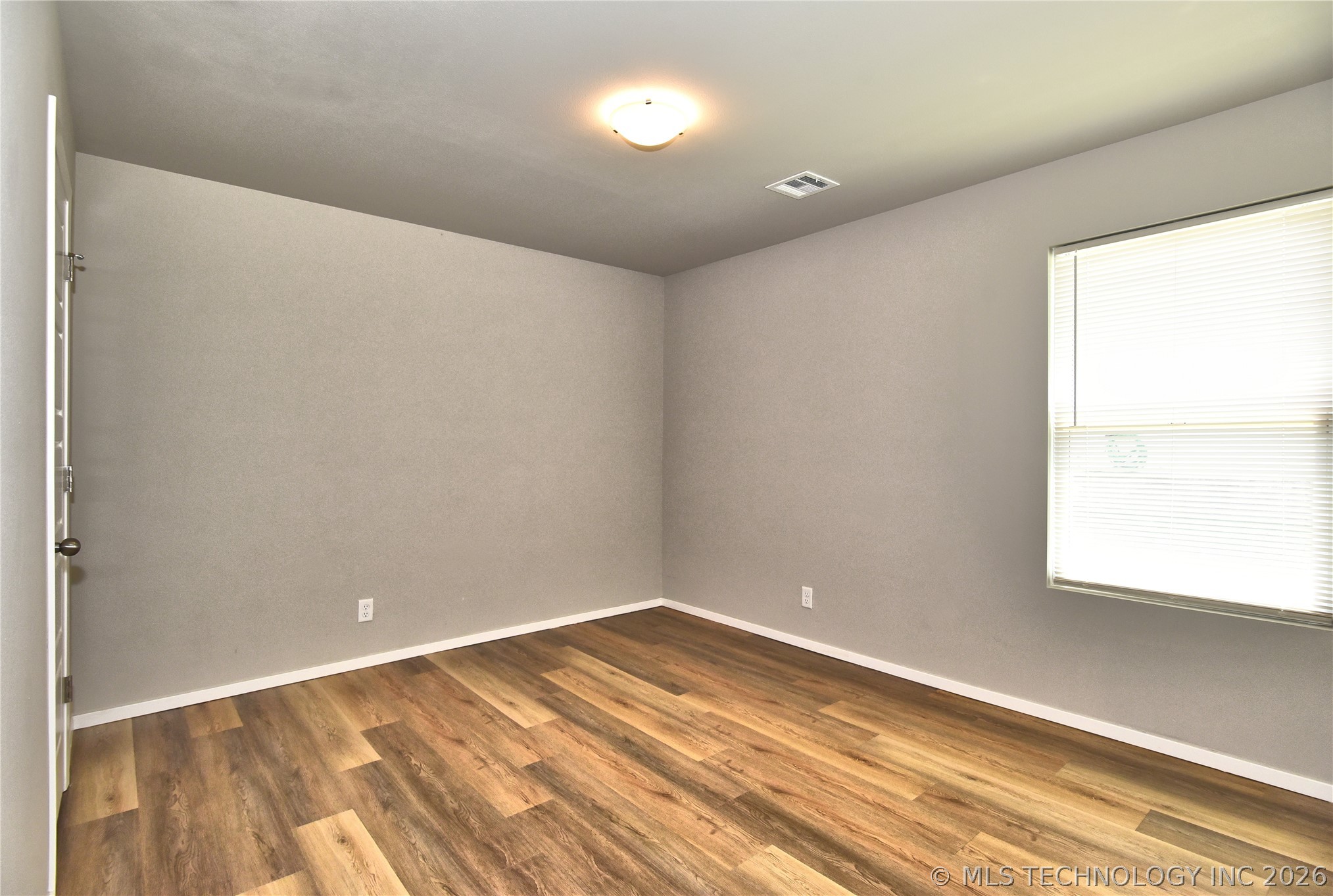 13916 S Quincy Street Property Photo 14
