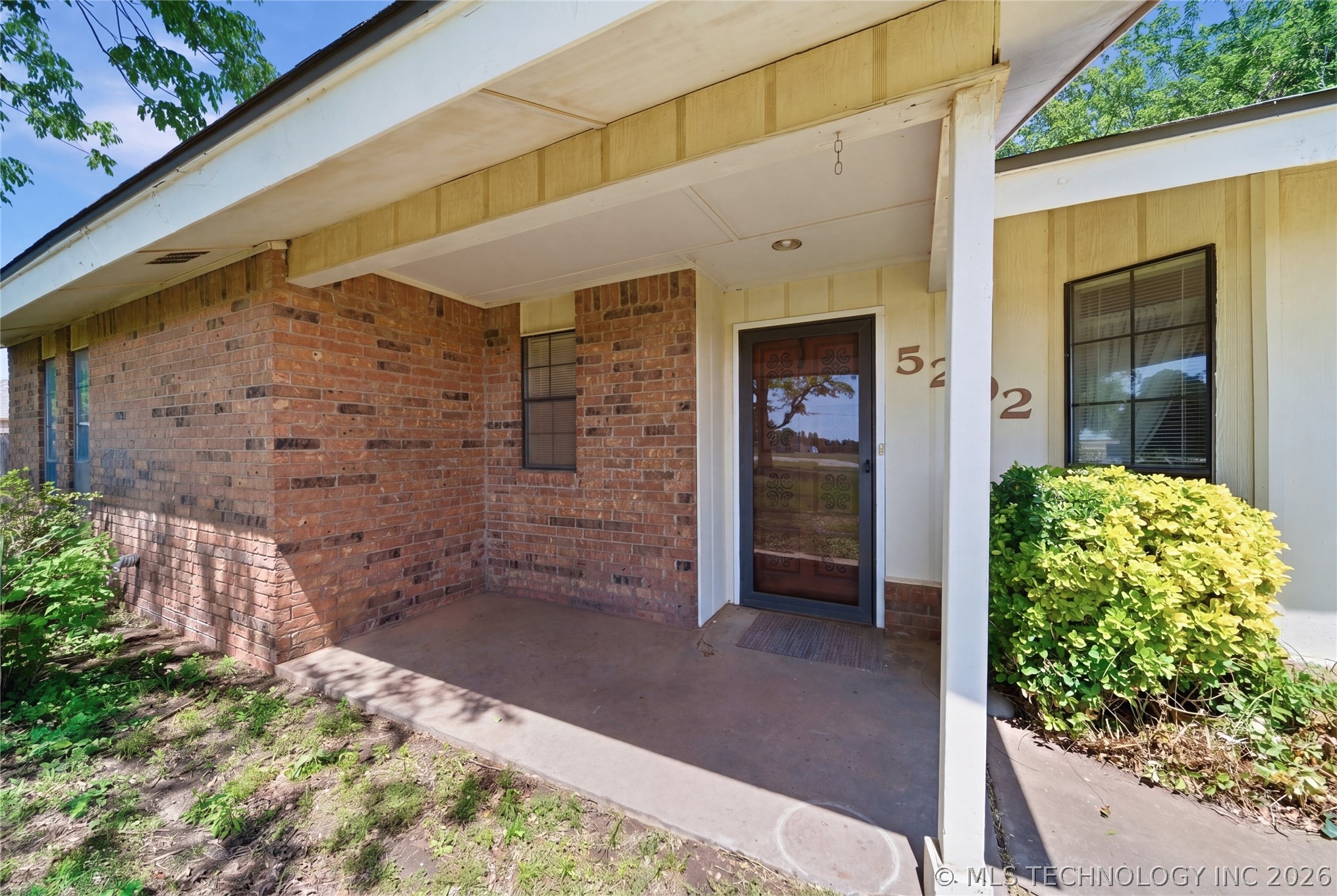 5202 W Rupe Avenue Property Photo 3