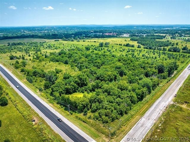 891 W Allen Road Property Photo 1